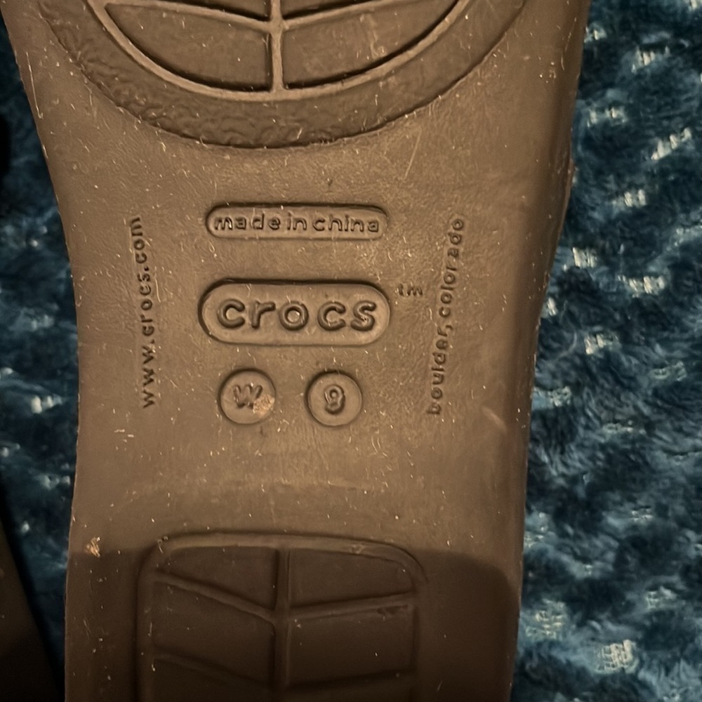Crocs size 9. Color black! Great condition! - Picture 6 of 6